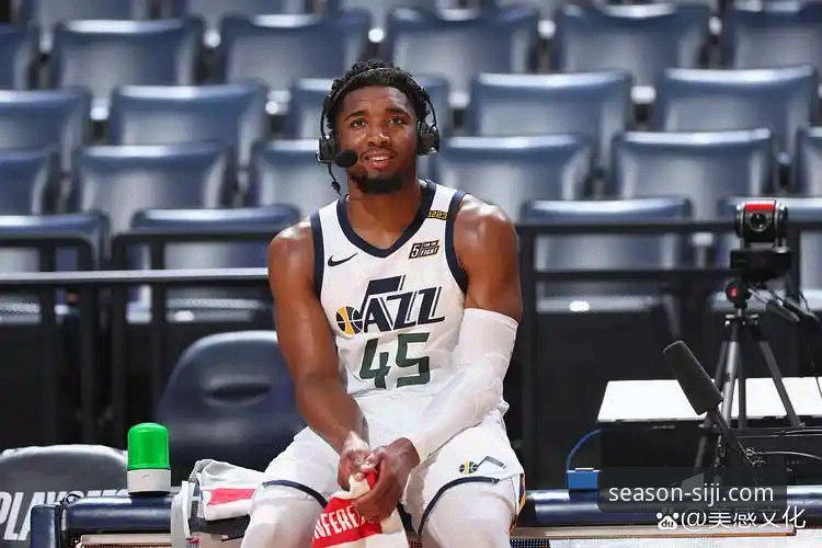 米切尔42分力挽狂澜，骑士险胜魔术：一场攻防节奏的全面解析